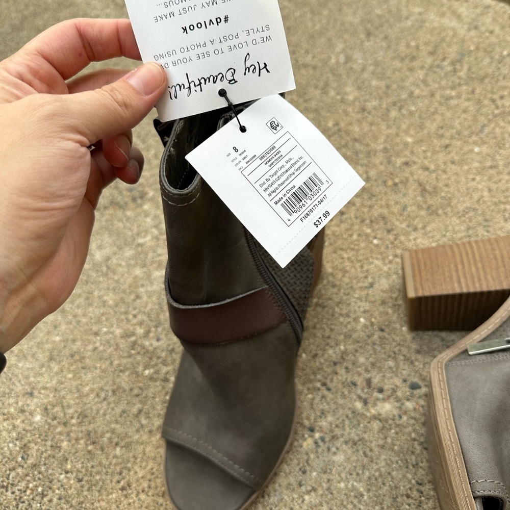NWT bootie size 8